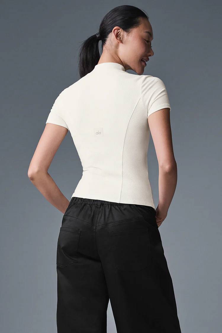 RIBBED MESMERIZE SHORT SLEEVE