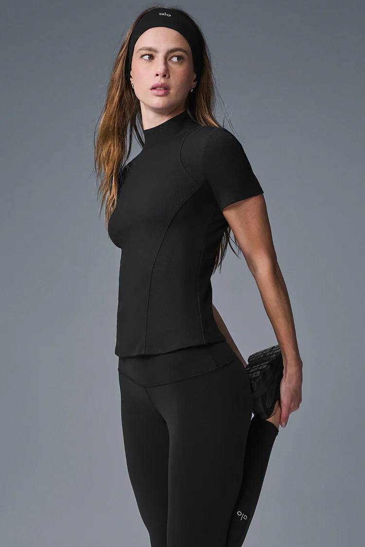 RIBBED MESMERIZE SHORT SLEEVE