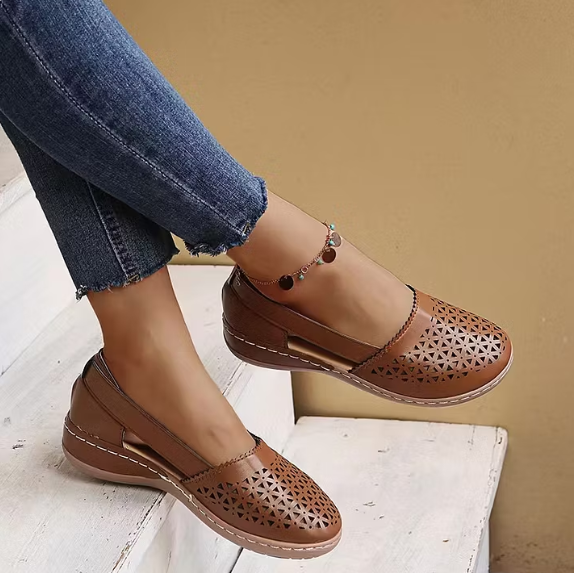 💝Last Day 50% OFF⭐Chic Women's Closed Toe Wedges - Wide & Large Size, Pain-Relief Arch Support