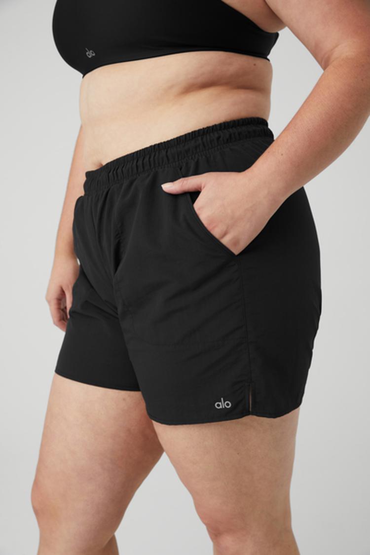 ALUMNI SHORT