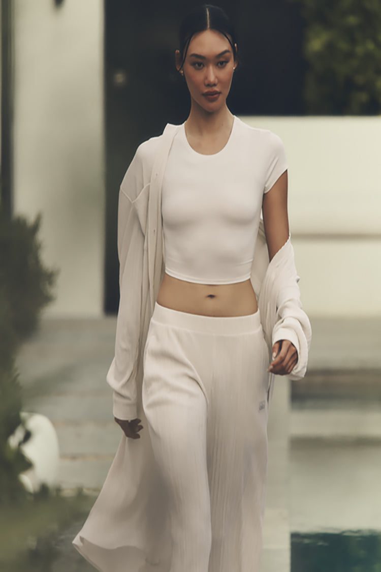 HIGH-WAIST MICRO PLISSE STRAIGHT LEG PANT